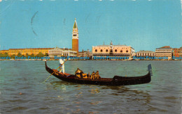 R153631 Venezia. Panorama And Gondola - Monde