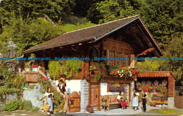 R153650 Alter Speicher Im Berner Oberland Mit Trachtengruppe. H. Steinhauer. 196 - Monde
