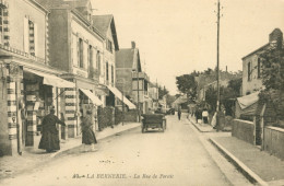 44)  LA BERNERIE  -  La Rue De Pornic - La Bernerie-en-Retz