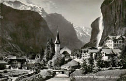 13960669 Lauterbrunnen_BE Mit Staubbach Wasserfall Und Jungfrau - Andere & Zonder Classificatie