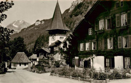 13960652 Meiringen_BE Dorfpartie Mit Kirche - Otros & Sin Clasificación