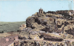 CONSTANTINE . Le MOnument Aux MOrts Et La Route De Philippevile - Autres & Non Classés