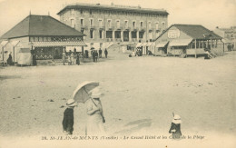 85)  SAINT JEAN De MONTS  - Le Grand Hôtel Et Les Cafés De La Plage - Saint Jean De Monts