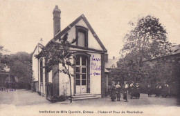 C24 27) EVREUX - INSTITUTION DE MLLE QUEMIN - CLASSE ET COUR DE RECREATION - ANIMATION - ELEVES  - ( 2 SCANS ) - Evreux