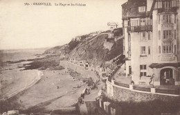 CPA Granville-La Plage Et Les Falaises-769    L2952 - Granville