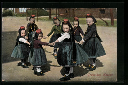 AK Kinder Tanzen Im Kreis, Hessische Trachten  - Costumi