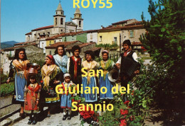 Molise-campobasso-san Giuliano Del Sannio Scorcio Panoramico S.giuliano Del Sannio E Persone Con Costumi Locali - Andere & Zonder Classificatie