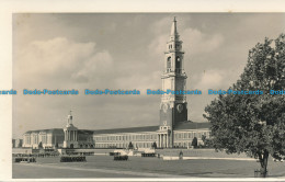 R155309 Old Postcard. Town Square - Monde
