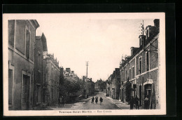 CPA Tournon-Saint-Martin, Rue Grande, Vue De La Rue  - Autres & Non Classés