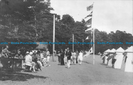 R155428 Old Postcard. People At The Festival - Monde