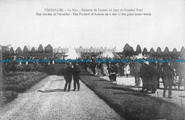 R155434 Versailles. The Garden Of Versailles. The Parterre Of Latone On A Day Of - World