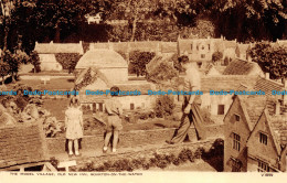R155441 The Model Village. Old New Inn. Bourton On The Water. Photochrom. No V78 - Monde