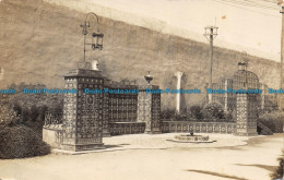 R155501 Old Postcard. Wall And Gates - World