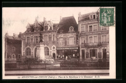 CPA Argenton-sur-Creuse, Place De La République Et Le Monument  - Other & Unclassified