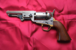 Revolver Pietta Navy Yank Gravé Poudre Noire - Sammlerwaffen