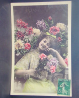 1610 THEME . BONNE ANNEE . FEMME AVEC UN BOUQUET DE FLEURS . OBLITEREE 1909 . PHOTO . SAZERAC . N° 2066 - Neujahr