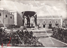 Ah734 Cartolina Manfredonia Fontana Principale E Piazza Duomo Foggia - Foggia