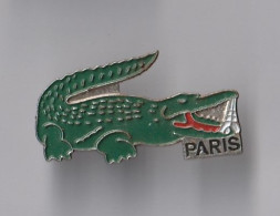 PIN'S THEME MARQUE  LACOSTE  TOUR EIFFEL  PARIS - Marcas Registradas