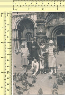 30s Italy Venice Pigeons On Square, Classy People - Italie Venise Pigeons Sur Place, Gens Chics - VINTAGE PHOTO ORIGINAL - Places