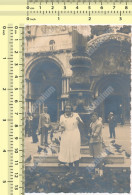 30s Italy Venice Pigeons On Square Classy Woman Boy Italie Venise Pigeons Sur Place, Femme Garcon VINTAGE PHOTO ORIGINAL - Lugares