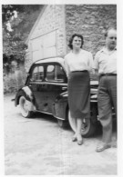 Photographie Vintage Photo Snapshot Automobile Voiture Car Auto Couple Grigny - Cars