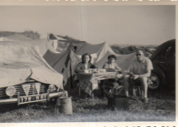 Photographie Vintage Photo Snapshot Erquy Camping Tente Pic-nic - Places