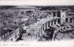 13 - ARLES - Les Arenes Et Le Rhone - Arles