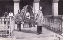 03 - Allier -  NERIS Les BAINS  - La Chaise A Porteur - Neris Les Bains