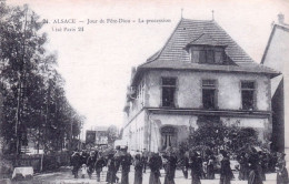 ALSACE - Jour De Fete Dieu - La Procession - Alsace