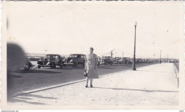 PAS DE CALAIS LE TOUQUET VOITURES DIVERSES SUR LA DIGUE 1953 - Automobiles