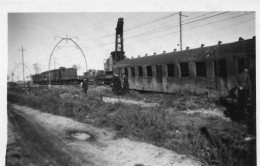 Photographie Vintage Photo Snapshot Train Rail Déraillement 27 11 1946 Ychoux - Treinen