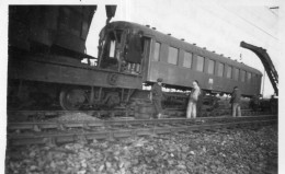 Photographie Vintage Photo Snapshot Train Rail Déraillement 27 11 1946 Ychoux  - Treinen