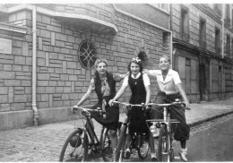 Photographie Vintage Photo Snapshot Vélo Bicyclette Bicycle Teen - Andere & Zonder Classificatie