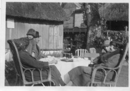 Photographie Vintage Photo Snapshot Hermitage De Villebon Groupe Fauteuil - Anonieme Personen