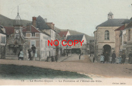 95 LA ROCHE-GUYON. Fontaine Et Hôtel De Ville Grosse Animation Vers 1906 Colorisée - La Roche Guyon