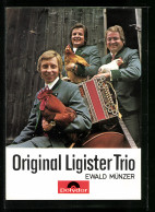 AK Musiker Original Ligister Trio Mit Hühnern Und Hahn In Den Armen  - Musique Et Musiciens