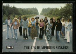 AK Gesangsgruppe The Les Humphries Singers Laufen Auf Der Strasse  - Music And Musicians