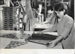 ORLEANS-Photo Jacques Boulas ATELIERS DE PARAPLUIES  KNIRPS  1960 -23 X 29 CM- - Professions