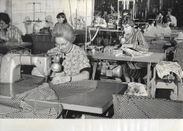 ORLEANS-Photo Jacques Boulas ATELIERS DE PARAPLUIES  KNIRPS  1960 -23 X 29 CM- - Métiers