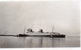 Photographie Vintage Photo Snapshot Paquebot Transatlantique Europa Cherbourg - Schiffe