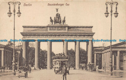 R156150 Berlin. Brandenburger Tor. Schnabel - World