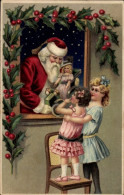 Gaufré CPA Glückwunsch Weihnachten, Weihnachtsmann Und Kinder, Puppe, Stechpalmenzweige - Autres & Non Classés