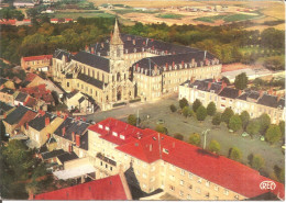 ISSOUDUN (36) La Basilique - Place Du Sacré-Coeur - Pélérinage à N.D. Du Sacré Coeur - Vue Aérienne  CPSM  GF - Issoudun