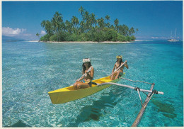 TAHITI FILLES DES MERS DU SUD JEUNES POLYNESIENNES EN PIROGUE À BALANCIER   PHOTO TEVA SYLVAIN - Polynésie Française