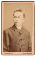 Fotografie C. J. Frankforth, Wilhelmshaven, Junger Mann Im Anzug Mit Krawatte  - Anonymous Persons