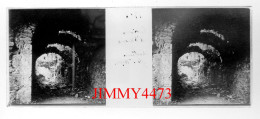Galerie Dans La Roche à Identifier - Plaque De Verre En Stéréo - Taille 44 X 107 Mlls - Diapositiva Su Vetro