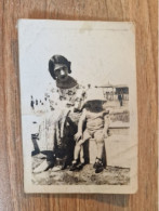 19569.  Fotografia D'epoca Donna Con Bambino Al Mare Aa '20 Italia - 6,5x4,5 - Personnes Anonymes