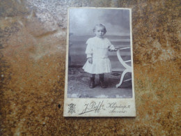 CDV  Carte Photo  Antique  /  Kabinetfoto  /  CDV Photo Card { 6,3 Cm X 10,3 Cm } - Alte (vor 1900)