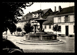 67 - SARRE-UNION - PLACE DE LA REPUBLIQUE - BANQUE SOCIETE GENERALE ALSACIENNE - Sarre-Union