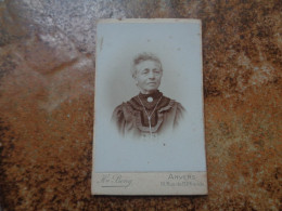 CDV  Carte Photo  Antique  /  Kabinetfoto  /  CDV Photo Card { 6,3 Cm X 10,3 Cm } - Alte (vor 1900)
